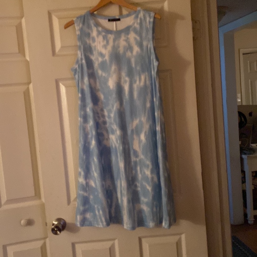 Light Blue Dress Clouds Like Pattern - image 3